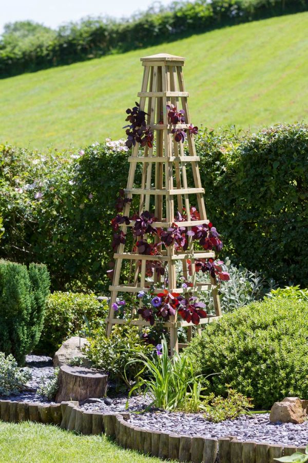 Zest4Leisure Snowdon Obelisk